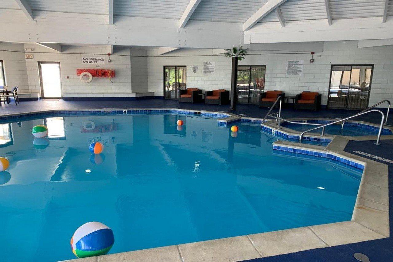 Radisson Hotel Detroit-ファーミントンヒルズ エクステリア 写真