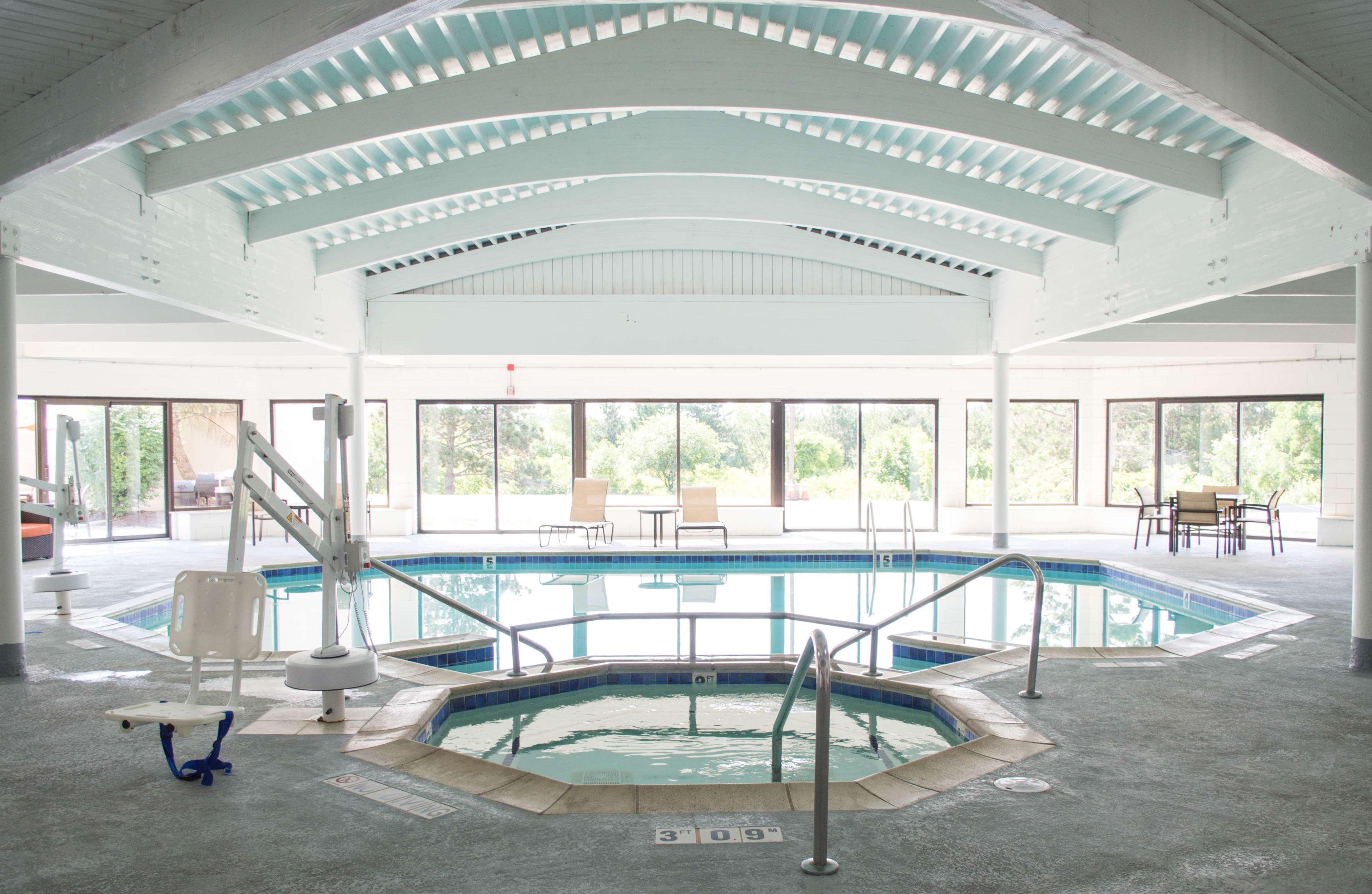 Radisson Hotel Detroit-ファーミントンヒルズ エクステリア 写真