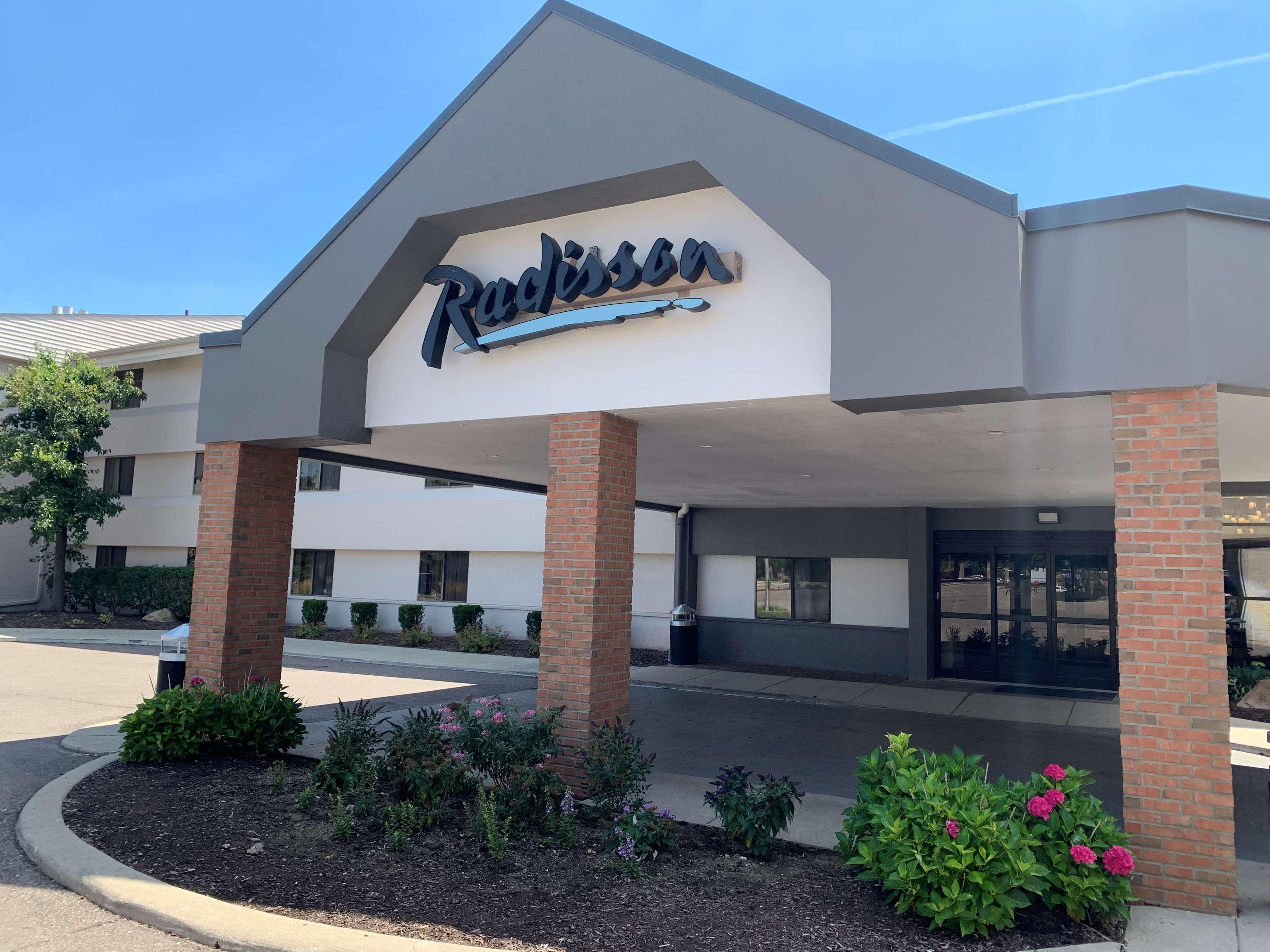 Radisson Hotel Detroit-ファーミントンヒルズ エクステリア 写真