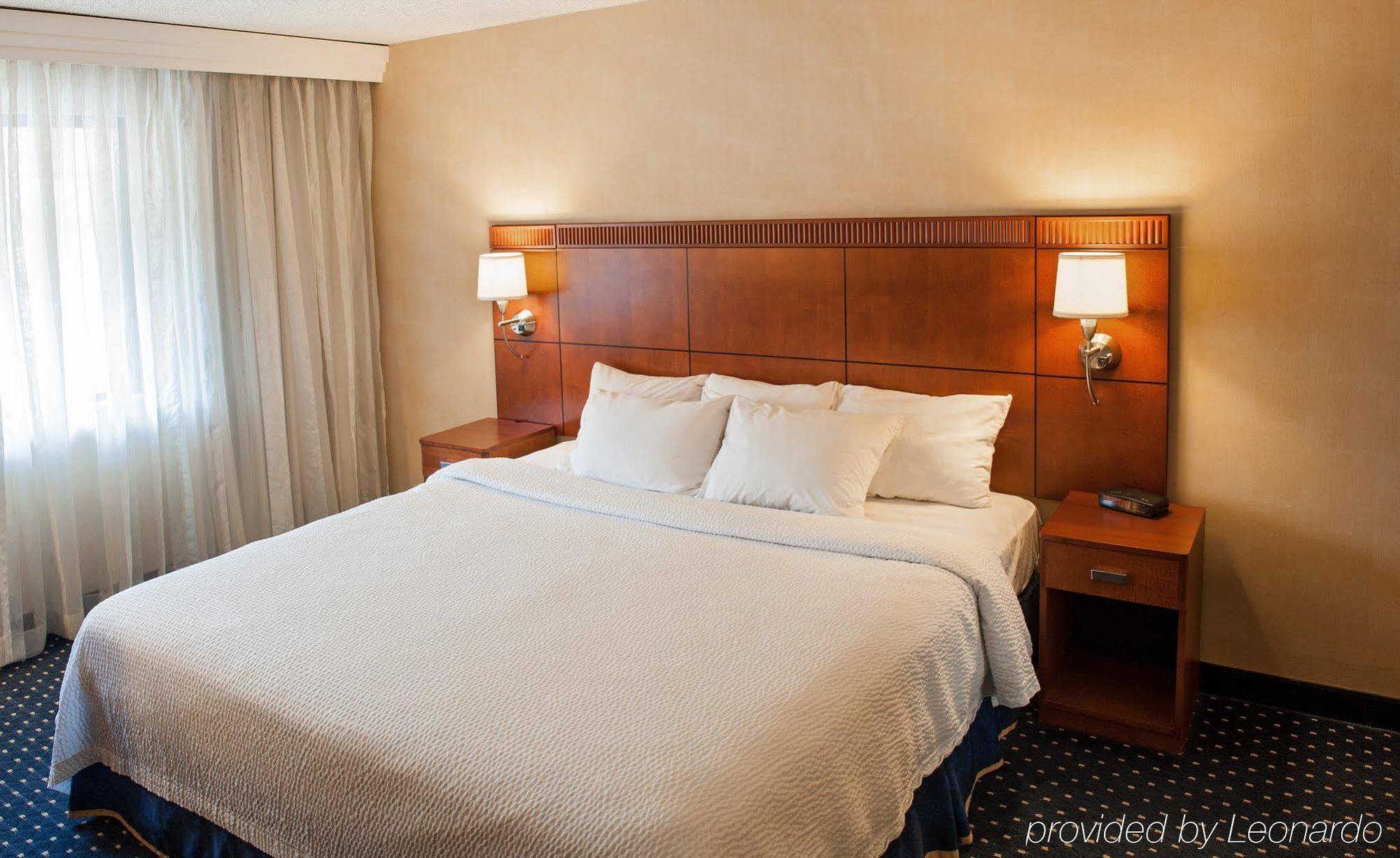 Radisson Hotel Detroit-ファーミントンヒルズ エクステリア 写真