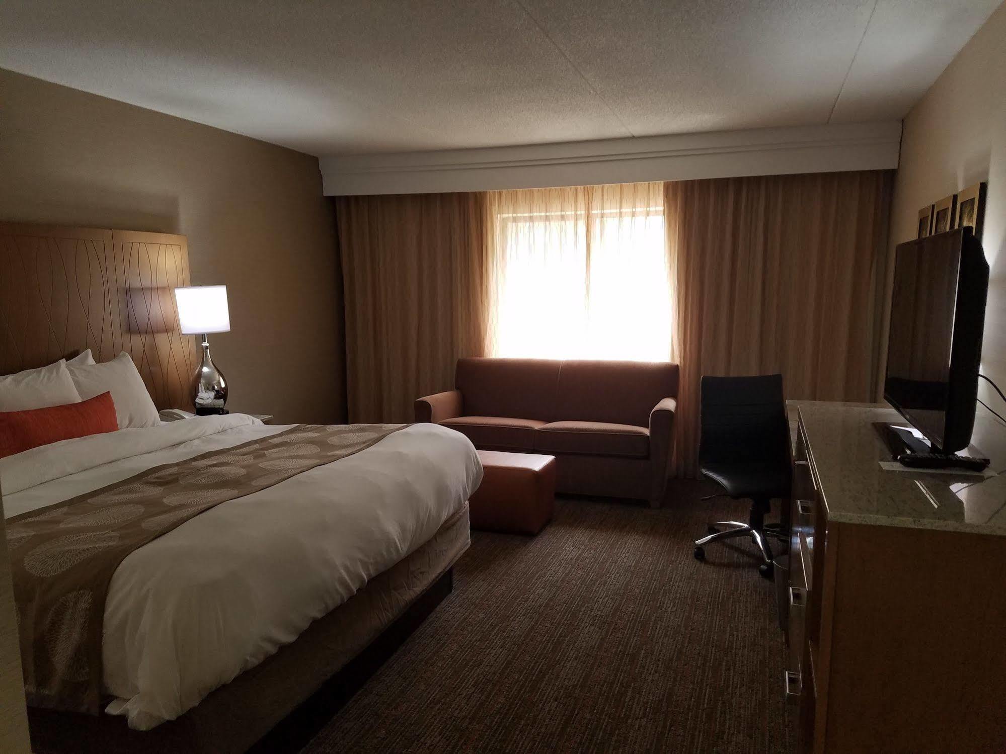 Radisson Hotel Detroit-ファーミントンヒルズ エクステリア 写真
