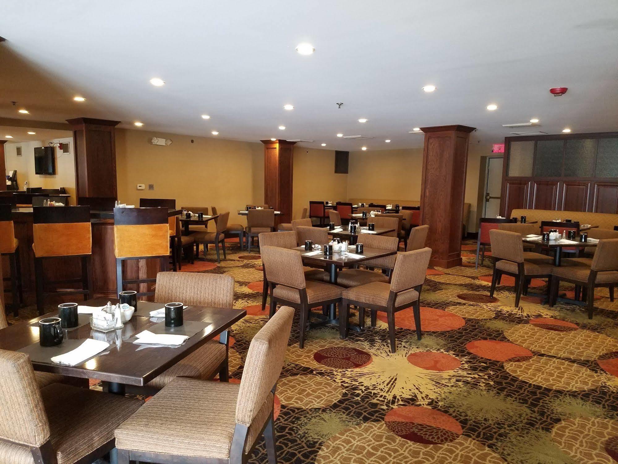 Radisson Hotel Detroit-ファーミントンヒルズ エクステリア 写真