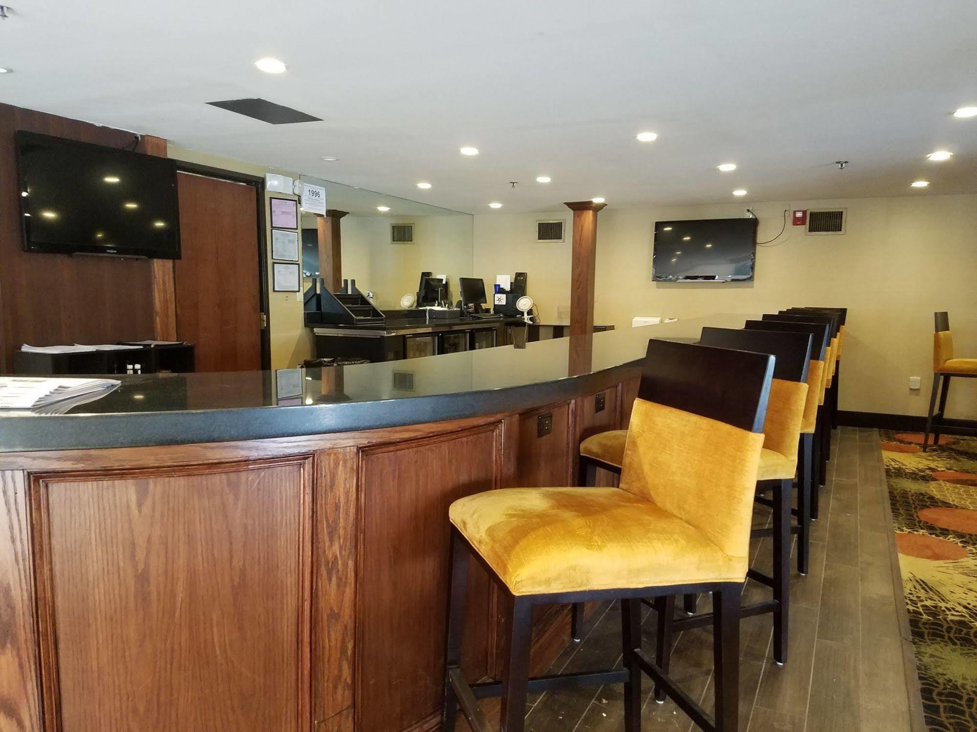 Radisson Hotel Detroit-ファーミントンヒルズ エクステリア 写真