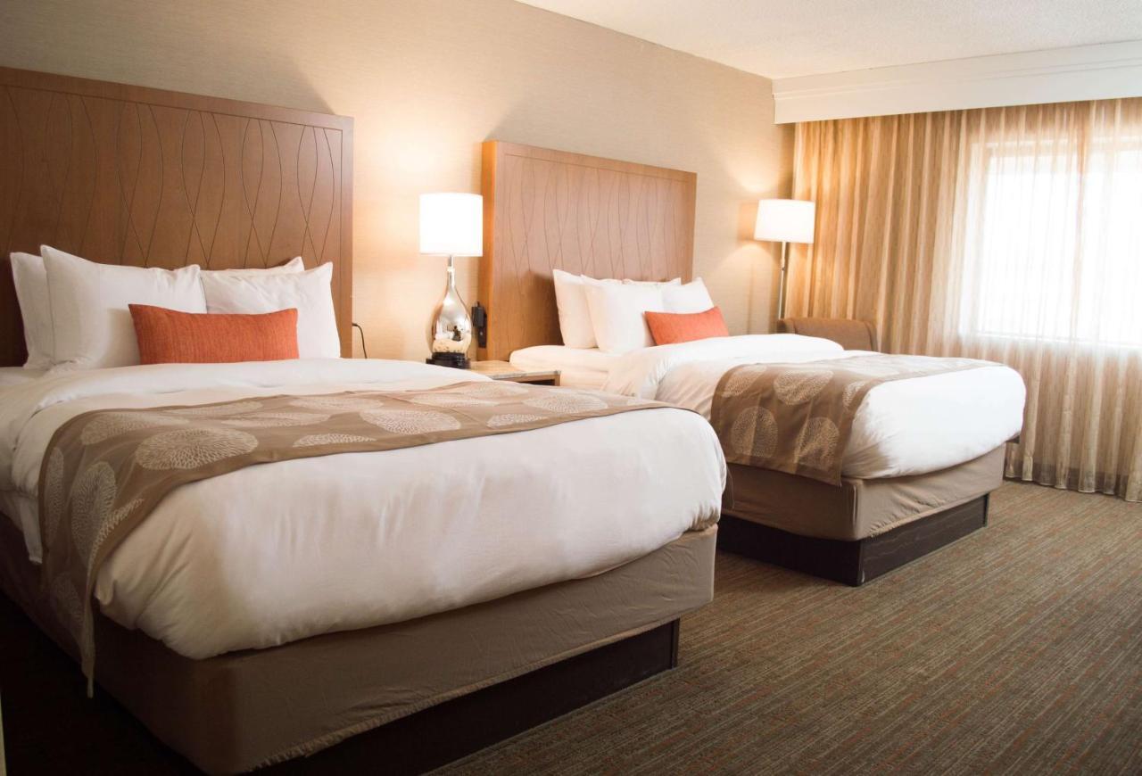 Radisson Hotel Detroit-ファーミントンヒルズ エクステリア 写真